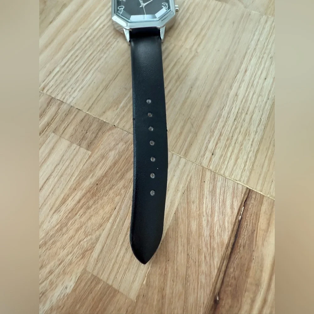 Unbranded black dial octagonal fashion watch NEW BATTERY